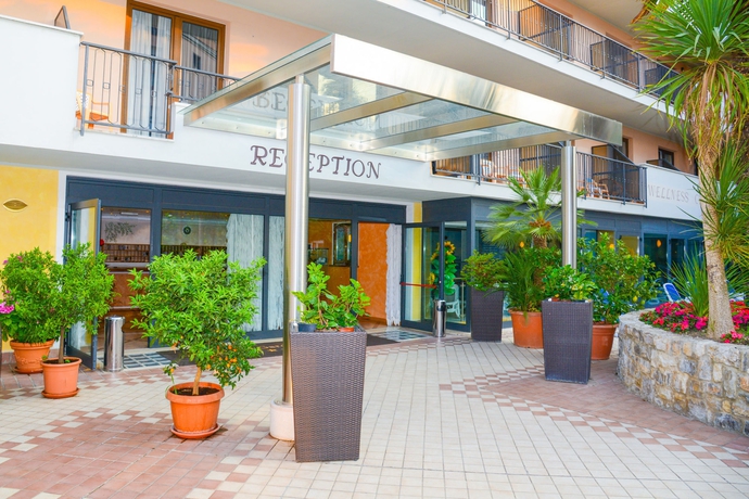Imagen general del Hotel Garda Bellevue. Foto 4