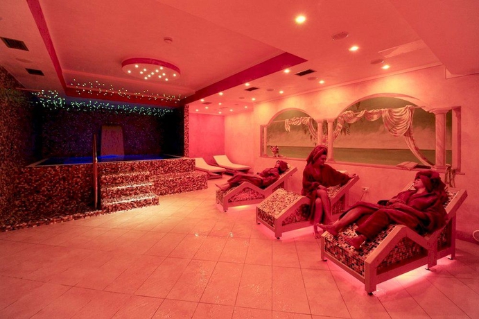 Imagen de la piscina del Hotel Garda Bellevue. Foto 9