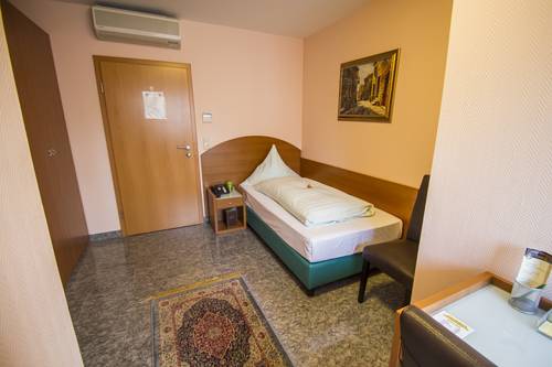 Imagen de la habitación del Hotel Garda, Darmstadt. Foto 8