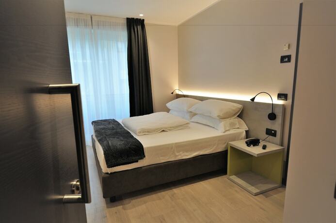 Imagen de la habitación del Hotel Garda Life. Foto 18