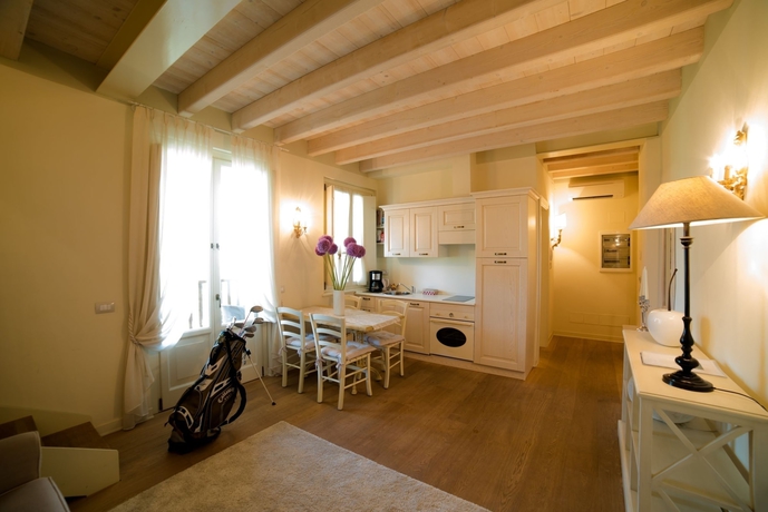 Imagen de la habitación del Hotel Garda San Vigilio Golf. Foto 7