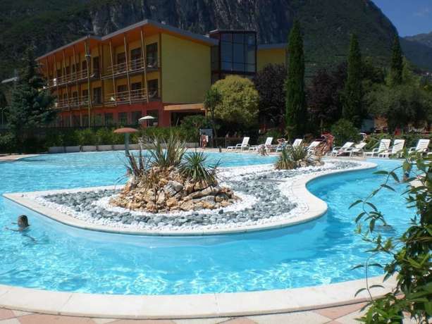 Imagen de la piscina del Hotel Garda Sporting Club, Riva del Garda. Foto 16