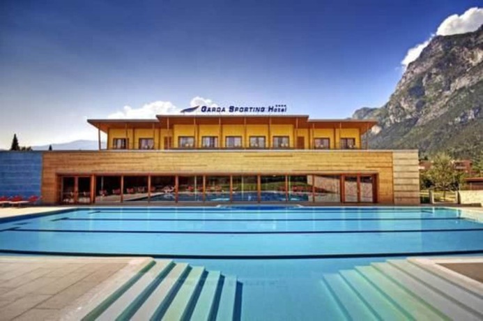 Imagen de la piscina del Hotel Garda Sporting Club, Riva del Garda. Foto 18