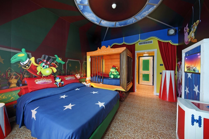 Imagen de los exteriores del Hotel Gardaland. Foto 10