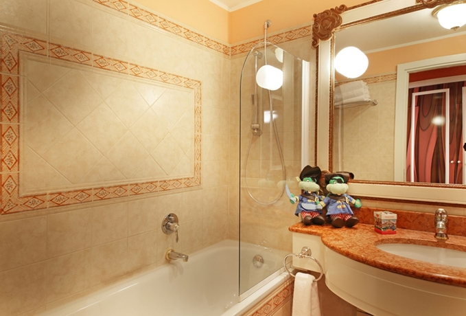 Imagen de la habitación del Hotel Gardaland. Foto 3