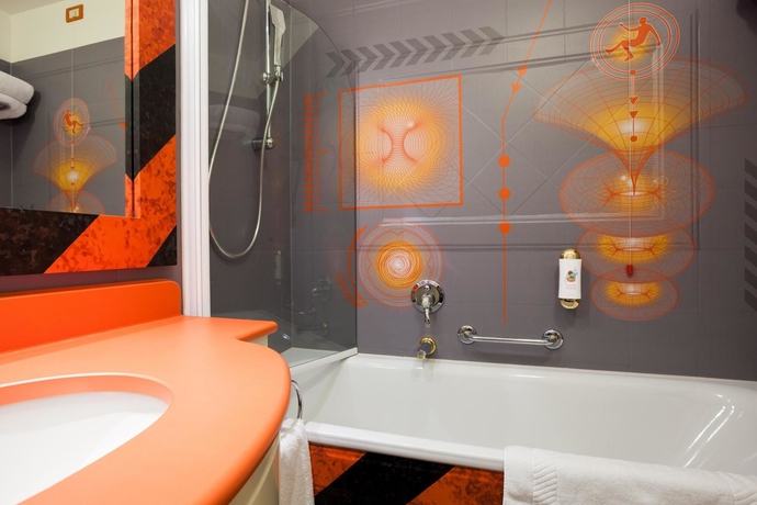 Imagen de la habitación del Hotel Gardaland. Foto 6