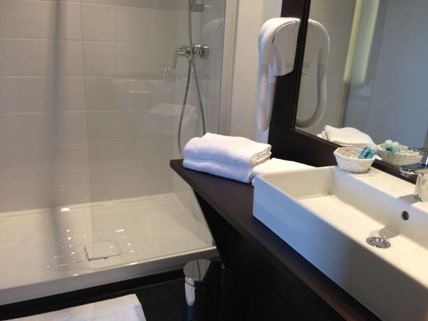 Imagen de la habitación del Hotel Gardénia Bordeaux Est. Foto 6