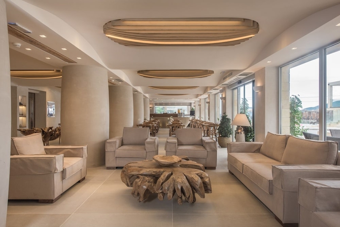 Imagen de los interiores del Hotel Gardelli Resort. Foto 15