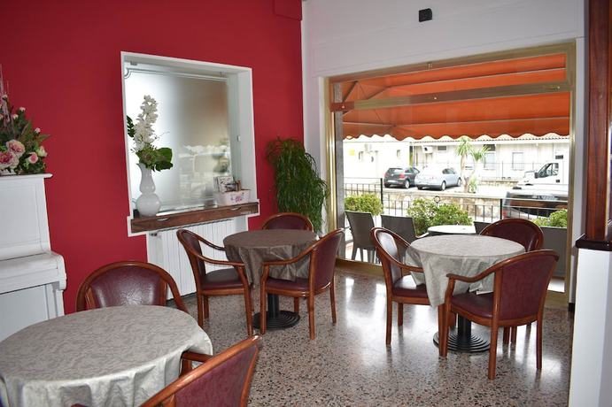 Imagen del bar/restaurante del Hotel Garden, Andora. Foto 4