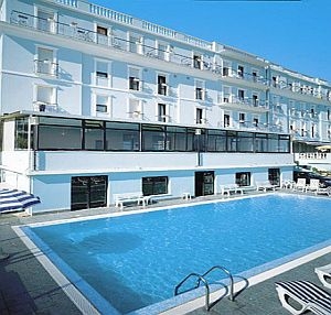 Imagen de la piscina del Hotel Garden, Cattolica. Foto 4