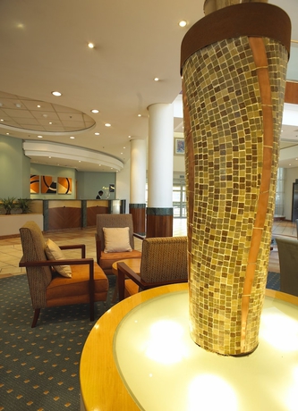 Imagen de los interiores del Hotel Garden Court Eastgate. Foto 15