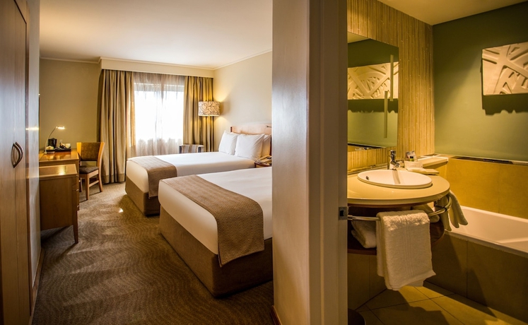 Imagen de la habitación del Hotel Garden Court Eastgate. Foto 11