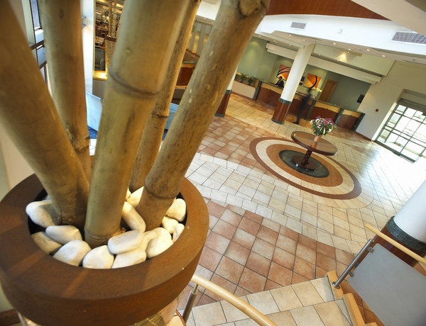 Imagen de los interiores del Hotel Garden Court Eastgate. Foto 17