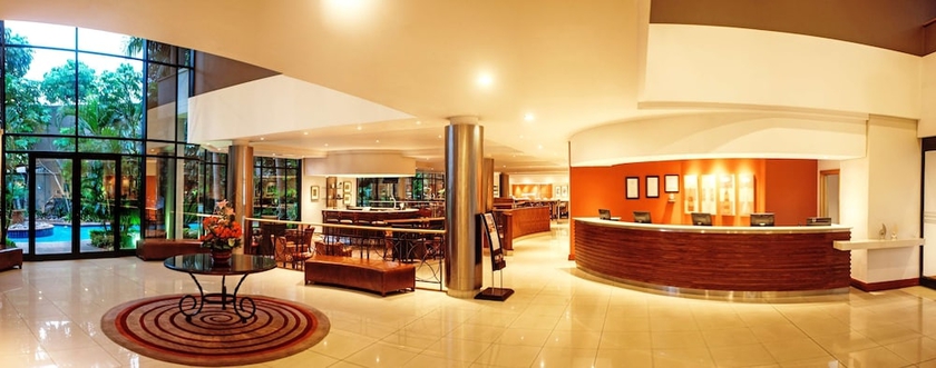 Imagen de los interiores del Hotel Garden Court Hatfield. Foto 18