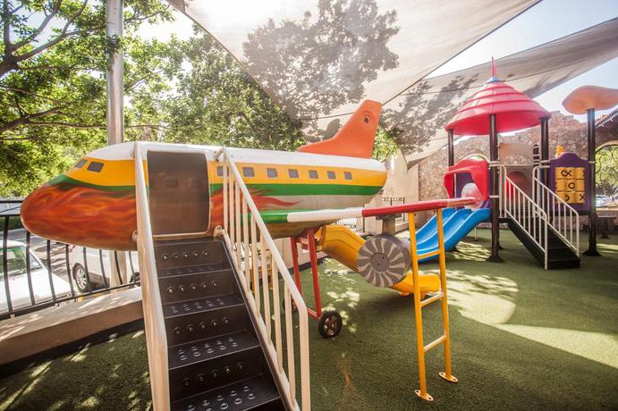 Imagen de los exteriores del Hotel Garden Court Morningside. Foto 7