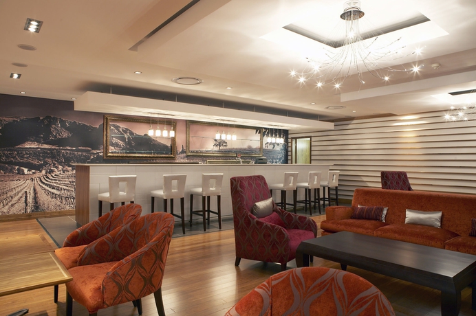 Imagen del bar/restaurante del Hotel Garden Court Nelson Mandela Boulevard. Foto 6