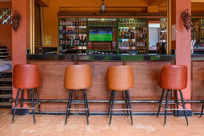 Imagen del bar/restaurante del Hotel Garden Courts Masaka. Foto 14