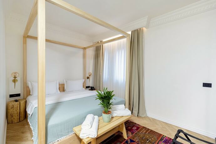 Imagen de la habitación del Hotel Garden Downtown. Foto 11
