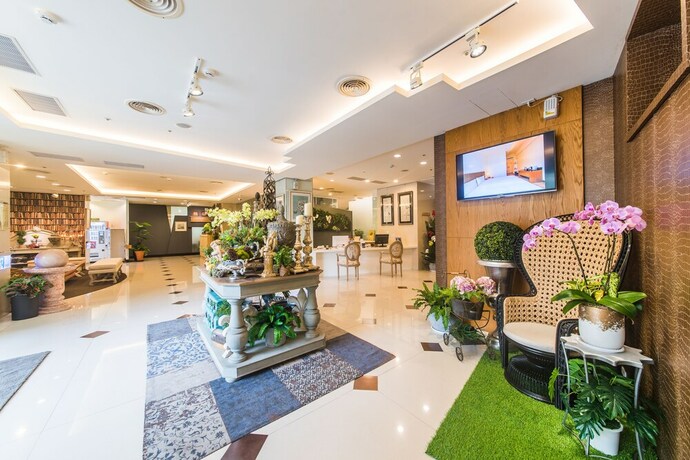 Imagen de los interiores del Hotel Garden Education Culture Hotel. Foto 35
