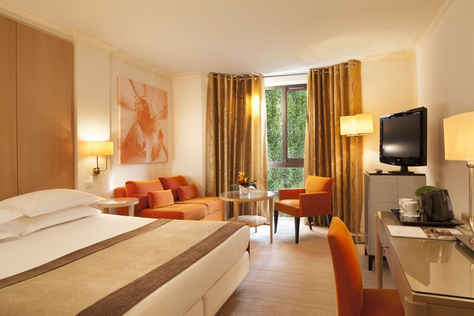 Imagen de la habitación del Hotel Garden Elysee. Foto 3