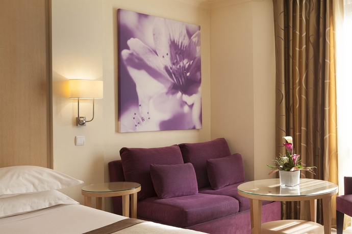 Imagen de la habitación del Hotel Garden Elysee. Foto 4