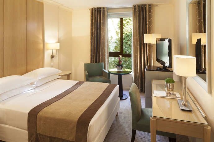 Imagen de la habitación del Hotel Garden Elysee. Foto 5