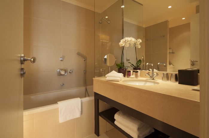 Imagen de la habitación del Hotel Garden Elysee. Foto 6