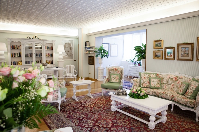 Imagen de los interiores del Hotel Garden, Garda. Foto 10