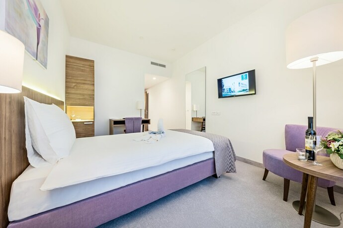 Imagen de la habitación del Hotel Garden Hill. Foto 21