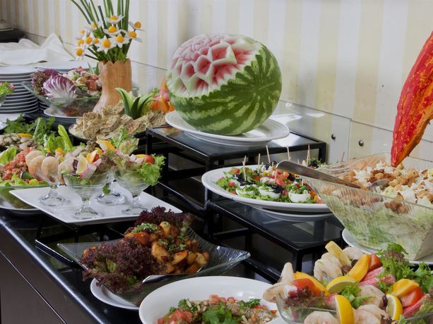 Imagen del bar/restaurante del Hotel Garden Hotel Muscat. Foto 5