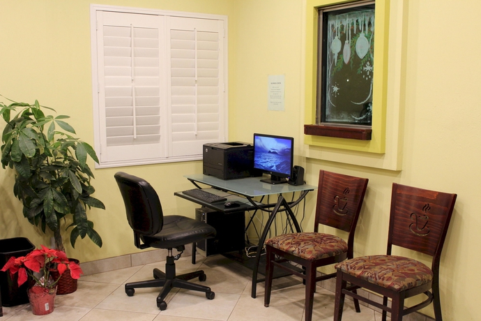 Imagen de los interiores del Hotel Garden Inn. Foto 13