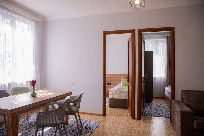 Imagen de la habitación del Hotel Garden Inn Resort Sevan. Foto 13