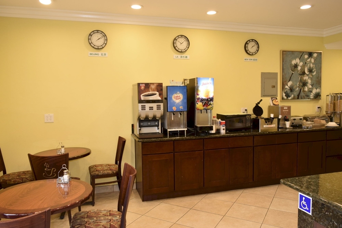 Imagen del bar/restaurante del Hotel Garden Inn, San Gabriel. Foto 2