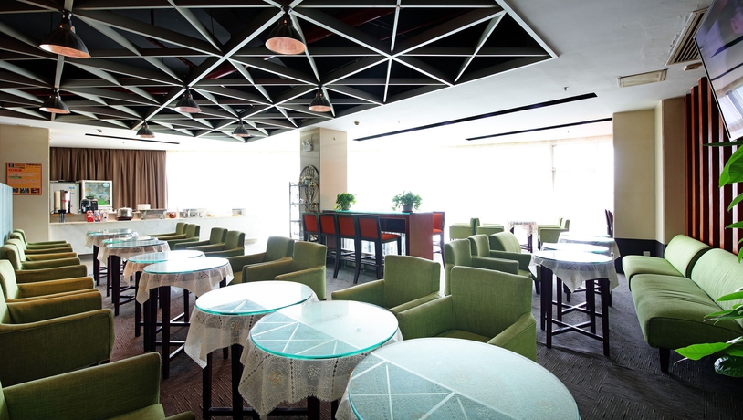 Imagen de los interiores del Hotel Garden Inn Yile Road Branch. Foto 12