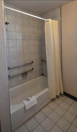 Imagen de la habitación del Hotel Garden Inn and Suites, Fresno. Foto 2