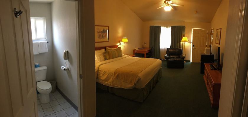 Imagen de la habitación del Hotel Garden Inn and Suites, Fresno. Foto 7