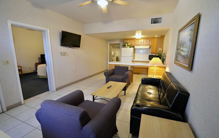 Imagen de la habitación del Hotel Garden Inn and Suites, Fresno. Foto 19
