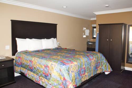 Imagen de la habitación del Hotel Garden Inn and Suites, Glendora. Foto 5