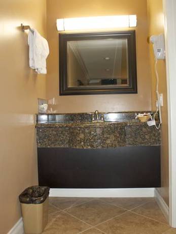 Imagen de la habitación del Hotel Garden Inn and Suites, Glendora. Foto 7