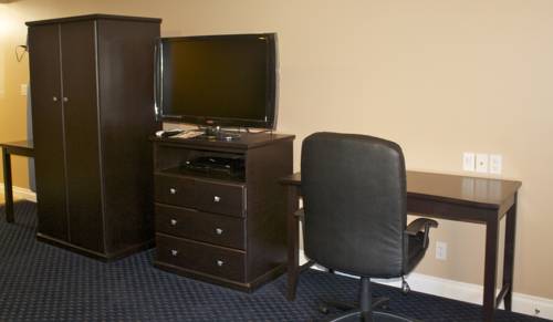 Imagen de la habitación del Hotel Garden Inn and Suites, Glendora. Foto 10