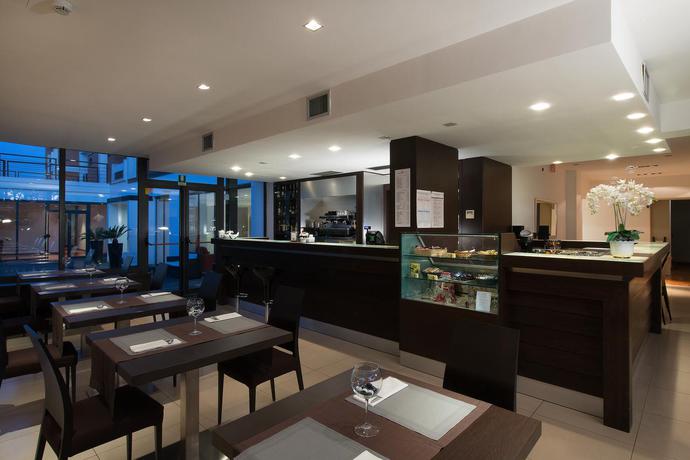 Imagen general del Hotel Garden, Latina. Foto 9