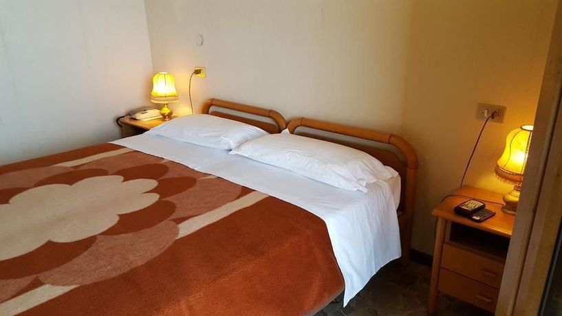 Imagen de la habitación del Hotel Garden, Loncrino. Foto 4