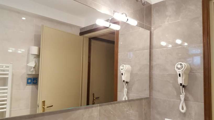 Imagen de la habitación del Hotel Garden, Loncrino. Foto 10