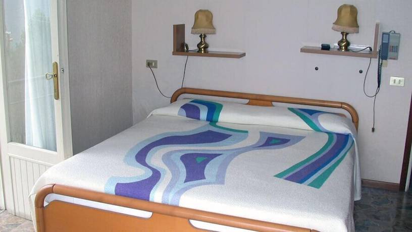 Imagen de la habitación del Hotel Garden, Loncrino. Foto 11