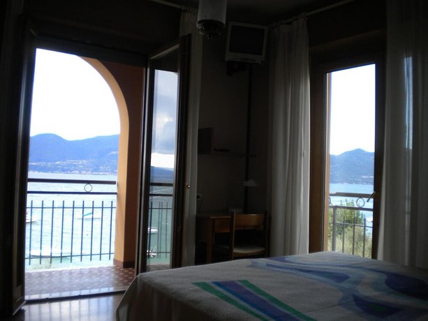 Imagen de la habitación del Hotel Garden, Loncrino. Foto 16