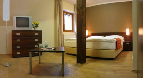 Imagen de la habitación del Hotel Garden Mezn&aacute;. Foto 4