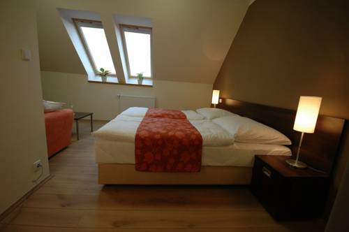 Imagen de la habitación del Hotel Garden Mezn&aacute;. Foto 6