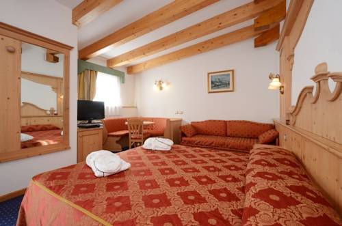 Imagen de la habitación del Hotel Garden, Moena - Alpe Lusia. Foto 13
