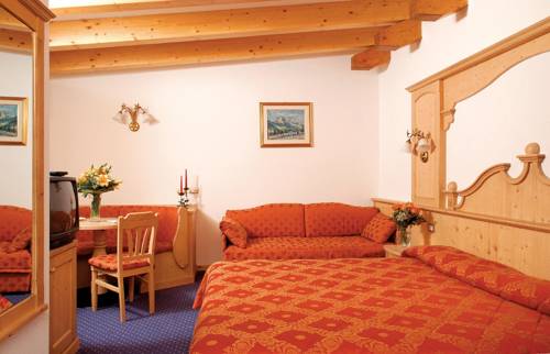 Imagen de la habitación del Hotel Garden, Moena - Alpe Lusia. Foto 15