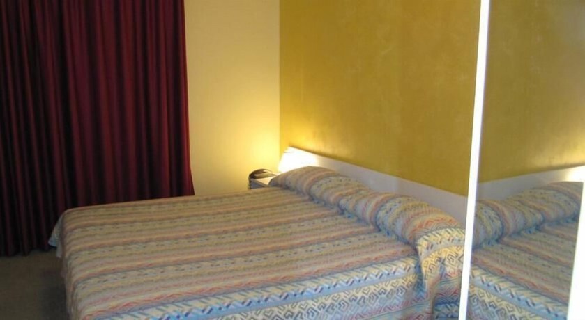 Imagen de la habitación del Hotel Garden, Moniego. Foto 6